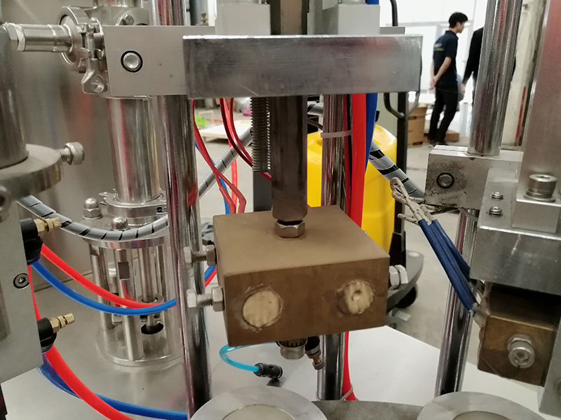 灌装封尾机机械中脱颖而出